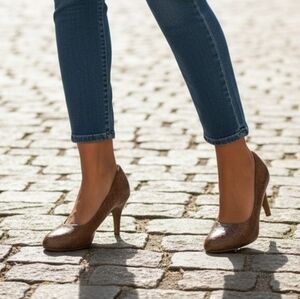 Comfort Plus by Predictions Brown Crocodile Textured Heels